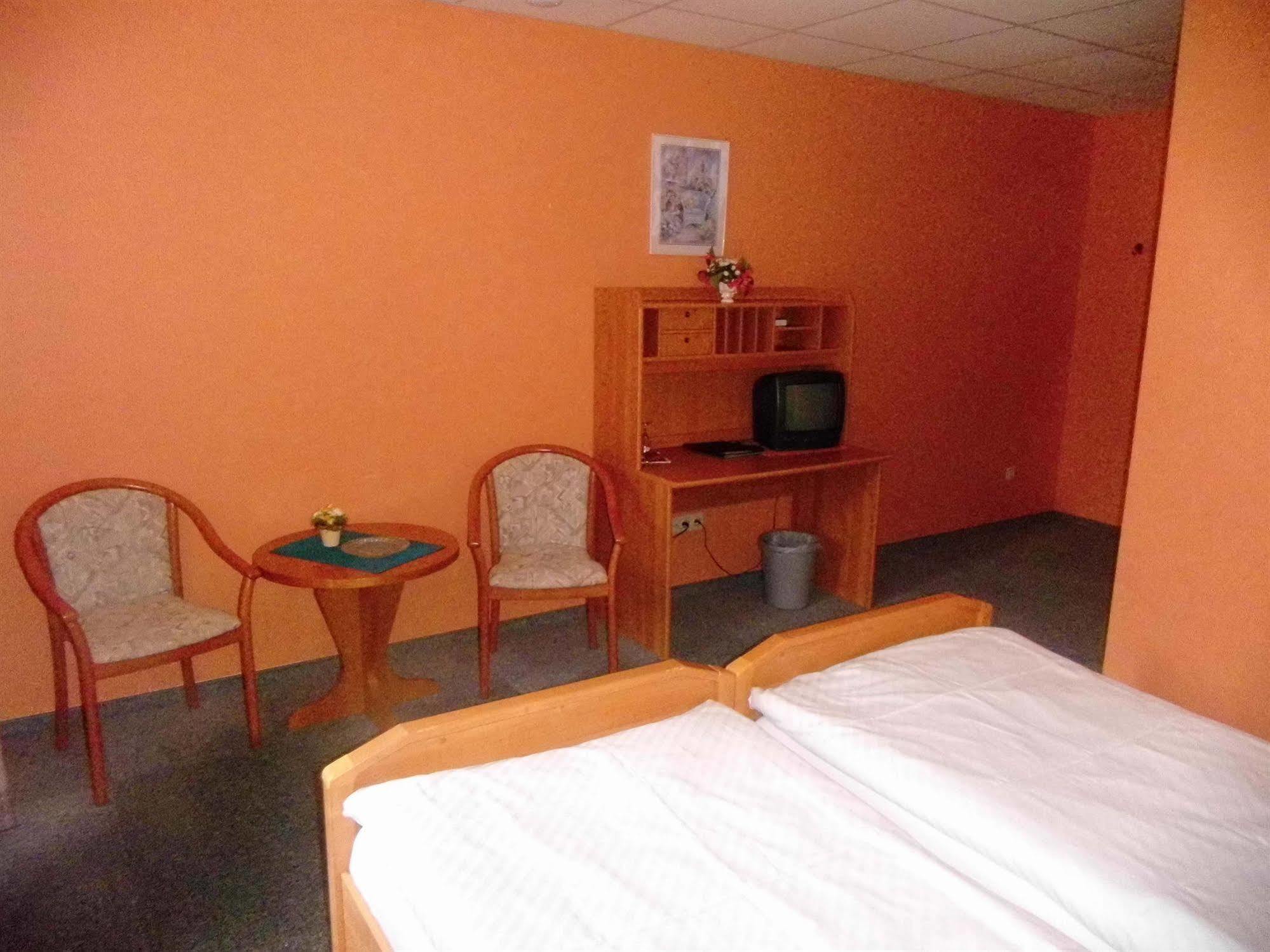 Hotel-Garni "Hof Von Hannover" Wittmund Esterno foto